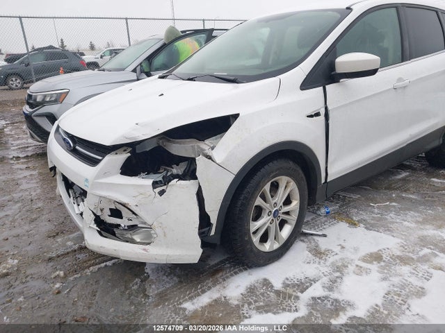 1FMCU0GXXGUA78417 Ford ESCAPE SE
