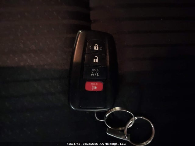 12574742 :رقم المزاد ، JTDKAMFP3M3163778 vin ، 2021 Toyota Prius مزاد بيع