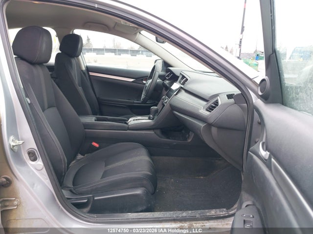 Продажа на аукционе авто 2017 Honda Civic Lx, vin: 2HGFC2F59HH027772, номер лота: 12574750