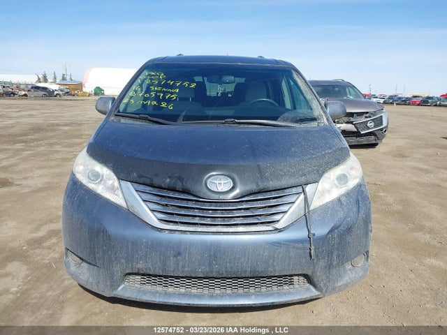2016 Toyota Sienna Le მანქანა იყიდება აუქციონზე, vin: 5TDKK3DC7GS705975, აუქციონის ნომერი: 12574752