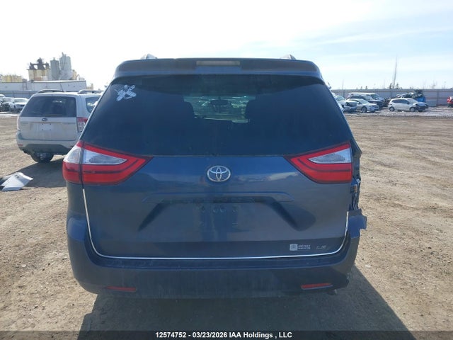 2016 Toyota Sienna Le მანქანა იყიდება აუქციონზე, vin: 5TDKK3DC7GS705975, აუქციონის ნომერი: 12574752