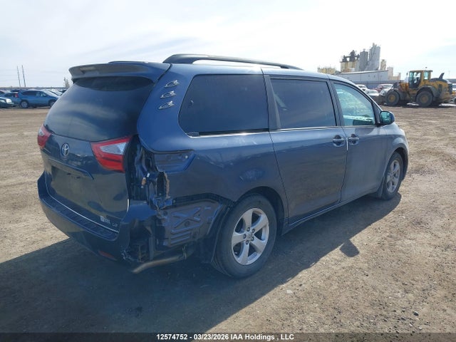 2016 Toyota Sienna Le მანქანა იყიდება აუქციონზე, vin: 5TDKK3DC7GS705975, აუქციონის ნომერი: 12574752
