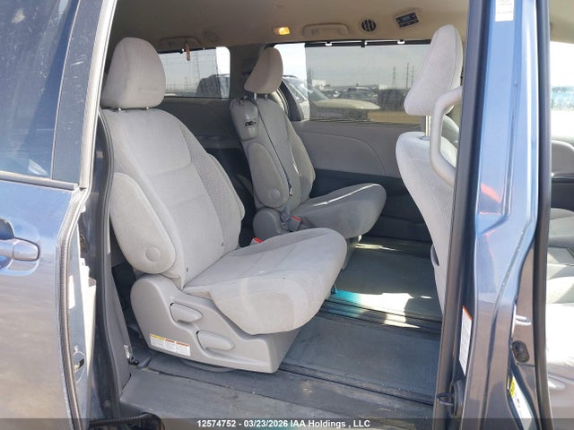 2016 Toyota Sienna Le მანქანა იყიდება აუქციონზე, vin: 5TDKK3DC7GS705975, აუქციონის ნომერი: 12574752