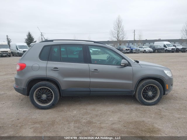 12574759 :رقم المزاد ، WVGBV7AX1AW531698 vin ، 2010 Volkswagen Tiguan Se/sel مزاد بيع