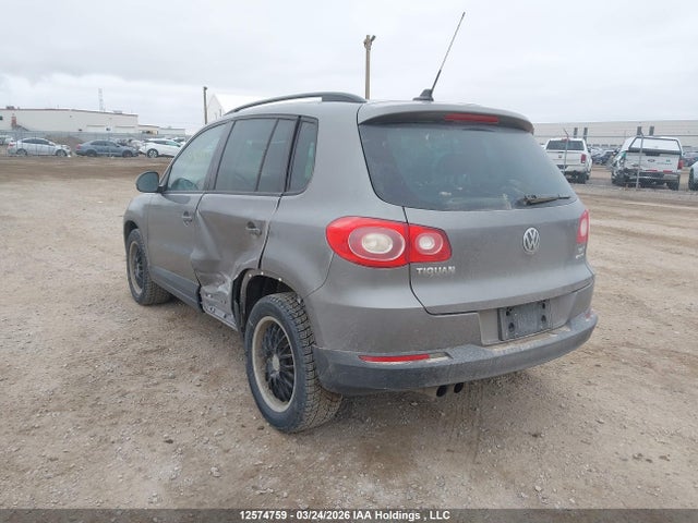 12574759 :رقم المزاد ، WVGBV7AX1AW531698 vin ، 2010 Volkswagen Tiguan Se/sel مزاد بيع