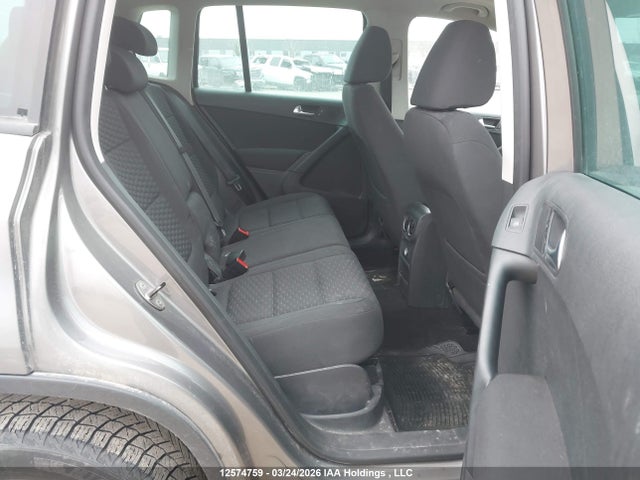 12574759 :رقم المزاد ، WVGBV7AX1AW531698 vin ، 2010 Volkswagen Tiguan Se/sel مزاد بيع