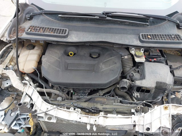 1FMCU9J9XFUA00345 Ford Escape Titanium