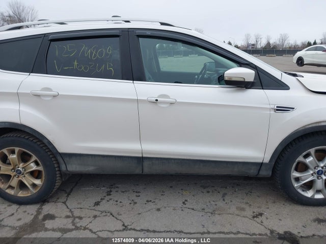1FMCU9J9XFUA00345 Ford Escape Titanium