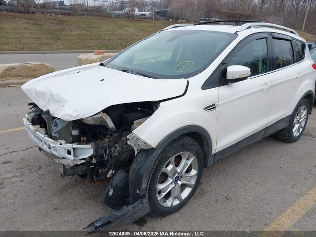 1FMCU9J9XFUA00345 Ford Escape Titanium