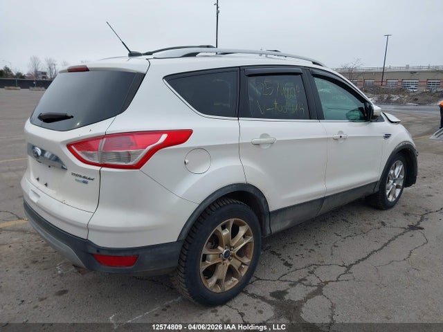 1FMCU9J9XFUA00345 Ford Escape Titanium