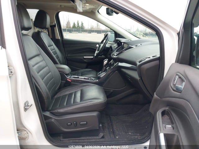 1FMCU9J9XFUA00345 Ford Escape Titanium