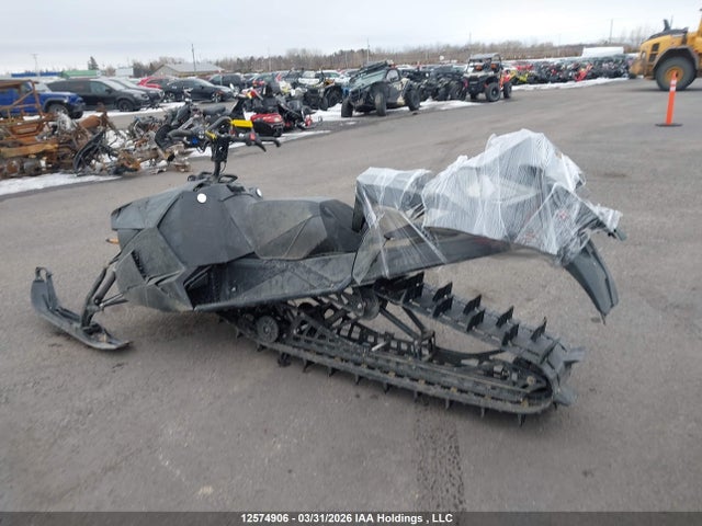4UF16SNW2GT111579 Arctic Cat M 8000