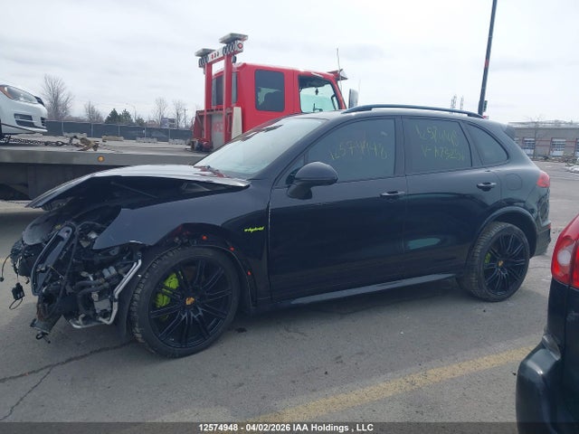 WP1AE2A2XHLA73256 Porsche Cayenne
