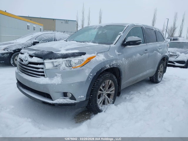 5TDBKRFHXFS195891 Toyota Highlander Le
