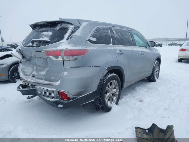 5TDBKRFHXFS195891 Toyota Highlander Le
