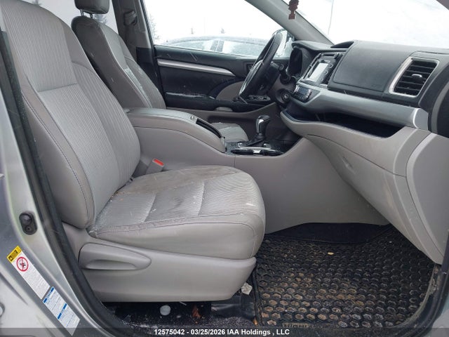 5TDBKRFHXFS195891 Toyota Highlander Le