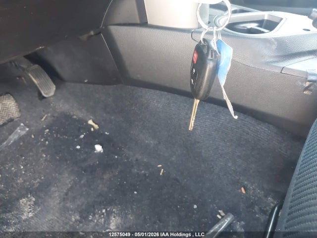 2T3ZFREV6GW252355 Toyota RAV4 LE