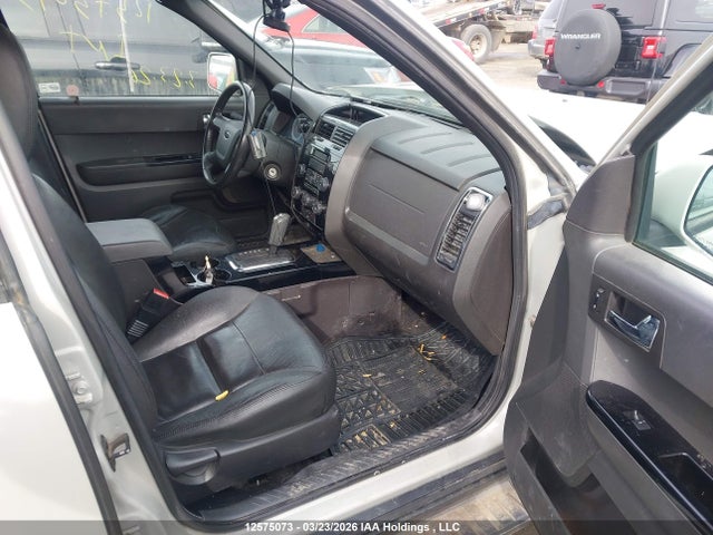 12575073 :رقم المزاد ، 1FMCU94188KA89031 vin ، 2008 Ford Escape Limited مزاد بيع