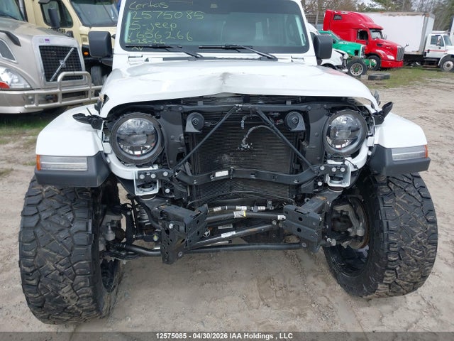 1C4PJXEG3SW656266 Jeep Wrangler Sahara