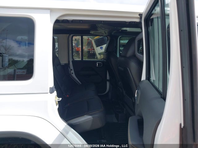 1C4PJXEG3SW656266 Jeep Wrangler Sahara