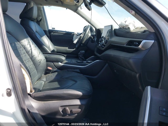12575144 :رقم المزاد ، 5TDKBRCH2PS575720 vin ، 2023 Toyota Highlander Hybrid Xle/hybrid Bronze Edition مزاد بيع