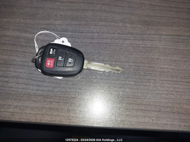 12575224 :رقم المزاد ، 2T1BURHE0KC236030 vin ، 2019 Toyota Corolla Le مزاد بيع