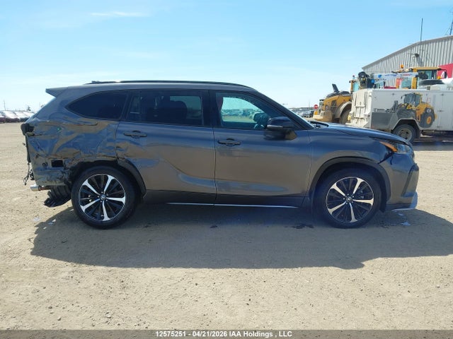 5TDLZRBH6MS120270 Toyota Highlander Xse