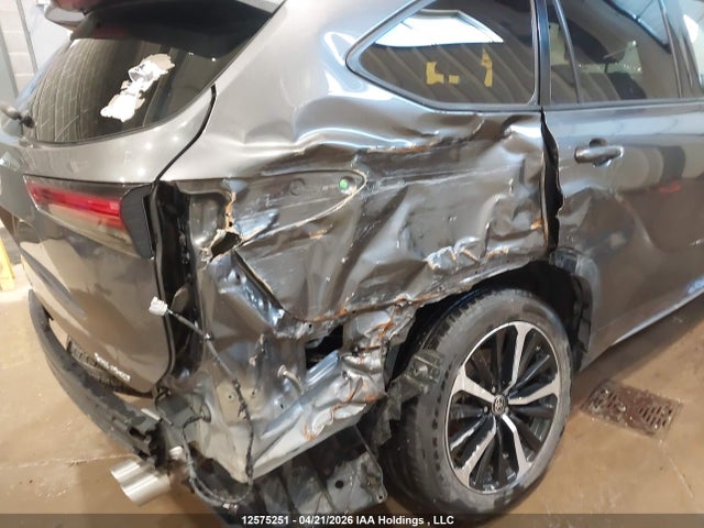 5TDLZRBH6MS120270 Toyota Highlander Xse