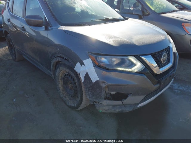 2018 Nissan Rogue S/sv მანქანა იყიდება აუქციონზე, vin: 5N1AT2MT0JC727677, აუქციონის ნომერი: 12575341