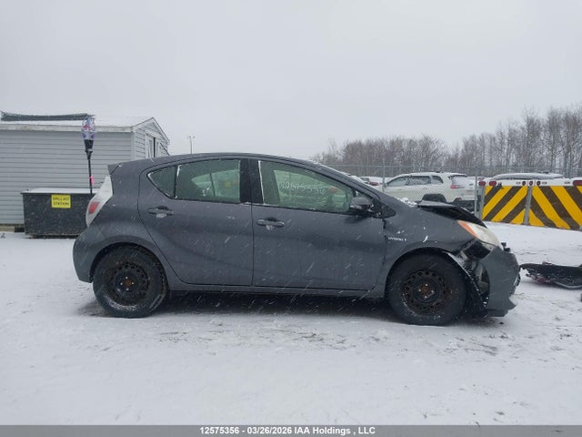 2014 Toyota Prius C მანქანა იყიდება აუქციონზე, vin: JTDKDTB34E1060435, აუქციონის ნომერი: 12575356