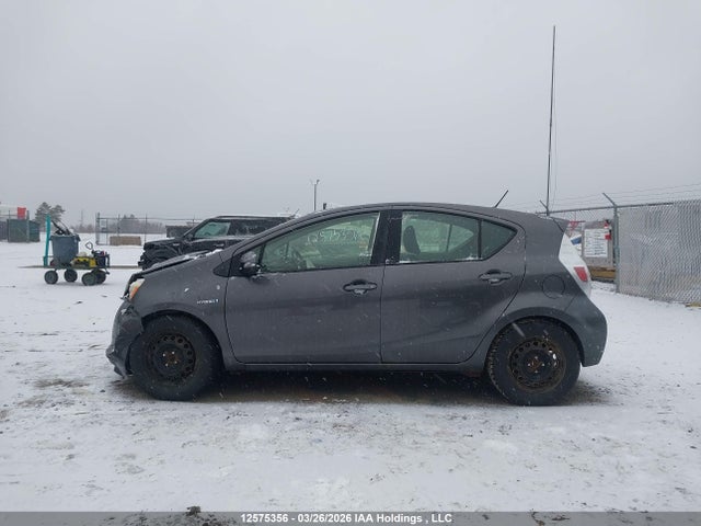2014 Toyota Prius C მანქანა იყიდება აუქციონზე, vin: JTDKDTB34E1060435, აუქციონის ნომერი: 12575356
