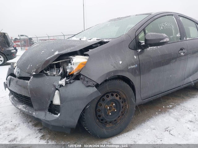 2014 Toyota Prius C მანქანა იყიდება აუქციონზე, vin: JTDKDTB34E1060435, აუქციონის ნომერი: 12575356