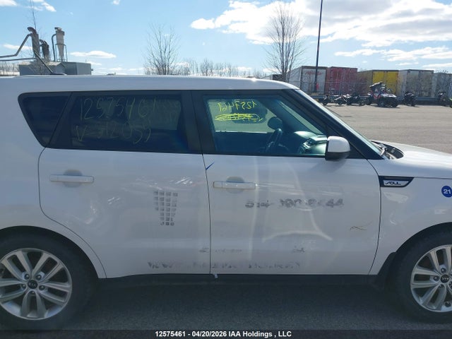 12575461 :رقم المزاد ، KNDJP3A52J7512055 vin ، 2018 Kia Soul مزاد بيع