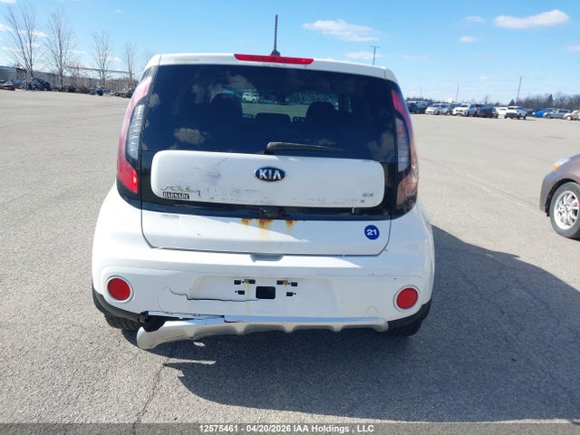 12575461 :رقم المزاد ، KNDJP3A52J7512055 vin ، 2018 Kia Soul مزاد بيع
