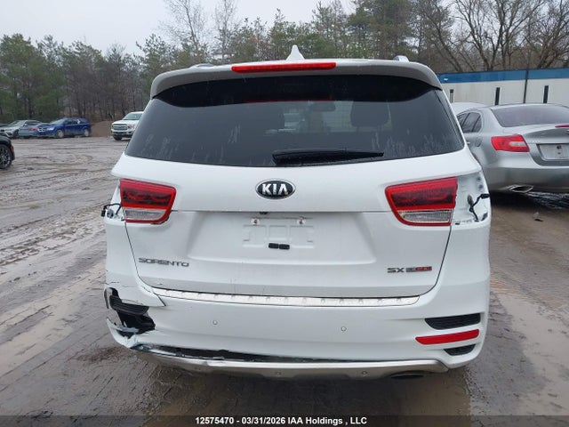 12575470 :رقم المزاد ، 5XYPKDA18JG372852 vin ، 2018 Kia Sorento مزاد بيع