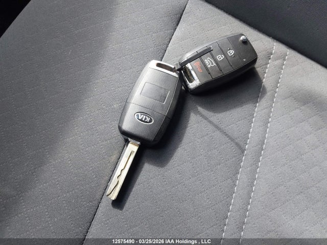 5XYPG4A39JG427845 KIA Sorento 2.4l Lx
