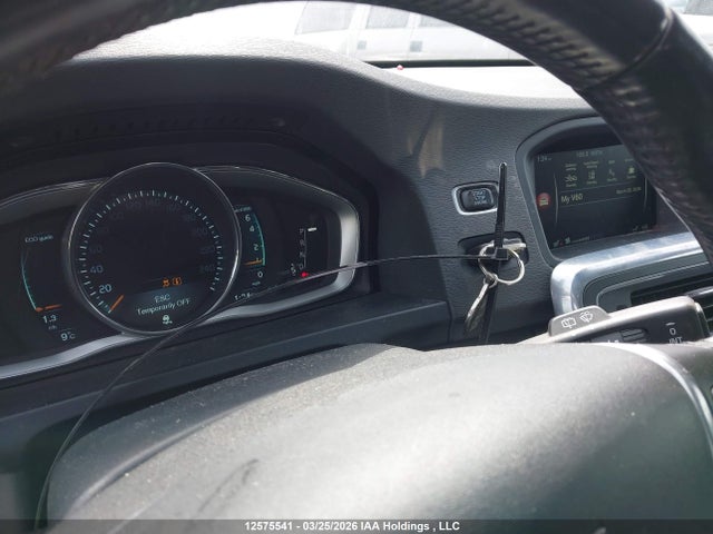 YV4612HL8F1001026 Volvo V60 Cross Country Premier+