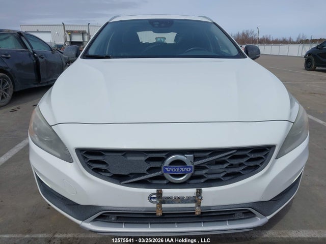 YV4612HL8F1001026 Volvo V60 Cross Country Premier+