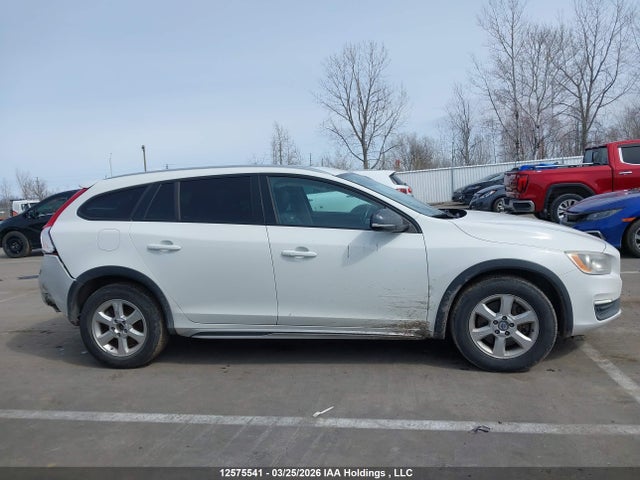 YV4612HL8F1001026 Volvo V60 Cross Country Premier+