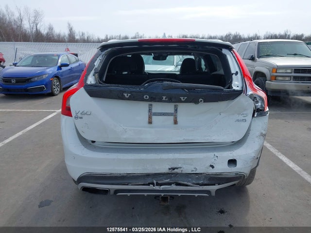 YV4612HL8F1001026 Volvo V60 Cross Country Premier+