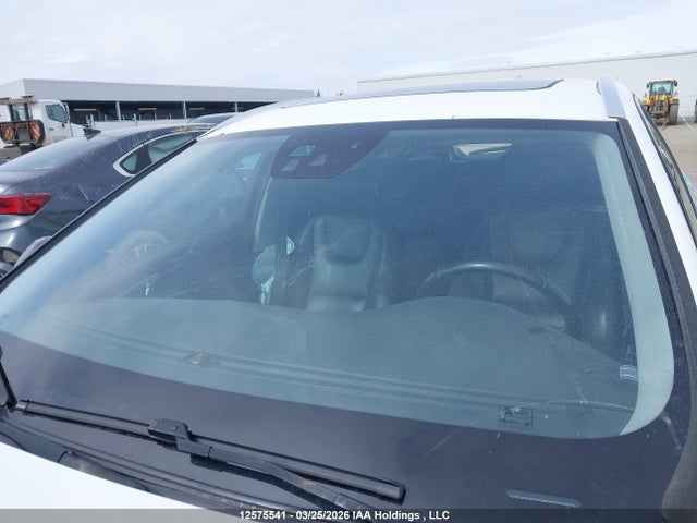 YV4612HL8F1001026 Volvo V60 Cross Country Premier+