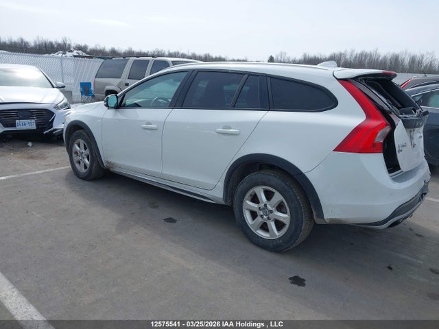 YV4612HL8F1001026 Volvo V60 Cross Country Premier+