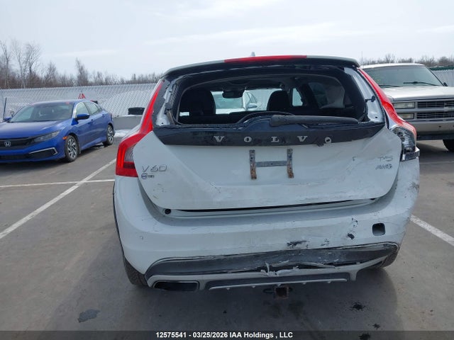 YV4612HL8F1001026 Volvo V60 Cross Country Premier+