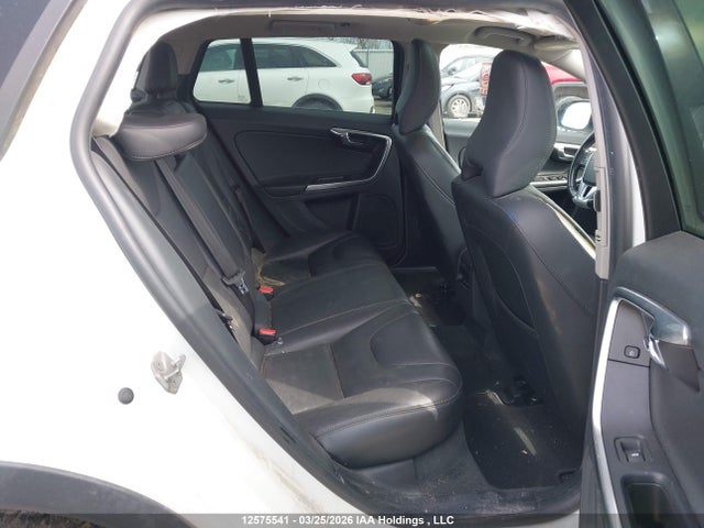 YV4612HL8F1001026 Volvo V60 Cross Country Premier+