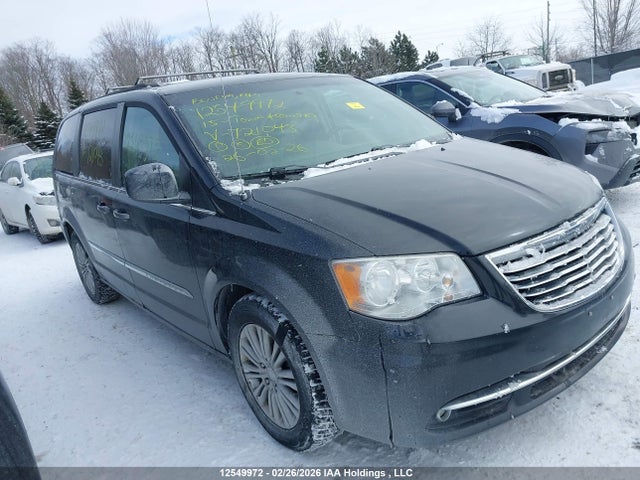2015 Chrysler Town & Country Touring მანქანა იყიდება აუქციონზე, vin: 2C4RC1CG0FR721043, აუქციონის ნომერი: 12549972