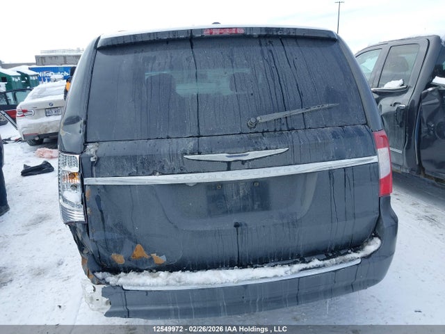 2015 Chrysler Town & Country Touring მანქანა იყიდება აუქციონზე, vin: 2C4RC1CG0FR721043, აუქციონის ნომერი: 12549972