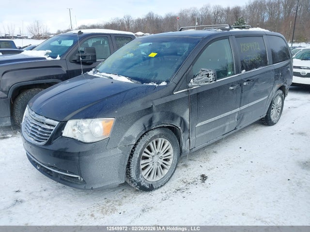 2015 Chrysler Town & Country Touring მანქანა იყიდება აუქციონზე, vin: 2C4RC1CG0FR721043, აუქციონის ნომერი: 12549972