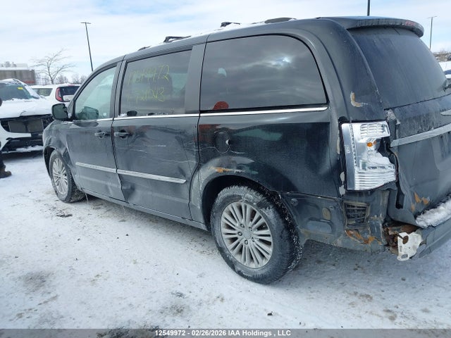 2015 Chrysler Town & Country Touring მანქანა იყიდება აუქციონზე, vin: 2C4RC1CG0FR721043, აუქციონის ნომერი: 12549972