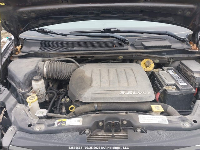 2016 Chrysler Town & Country მანქანა იყიდება აუქციონზე, vin: 2C4RC1CG9GR279638, აუქციონის ნომერი: 12575564