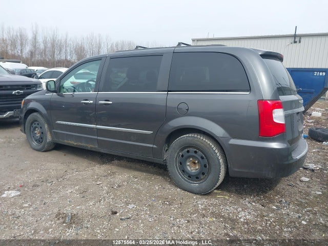 2016 Chrysler Town & Country მანქანა იყიდება აუქციონზე, vin: 2C4RC1CG9GR279638, აუქციონის ნომერი: 12575564